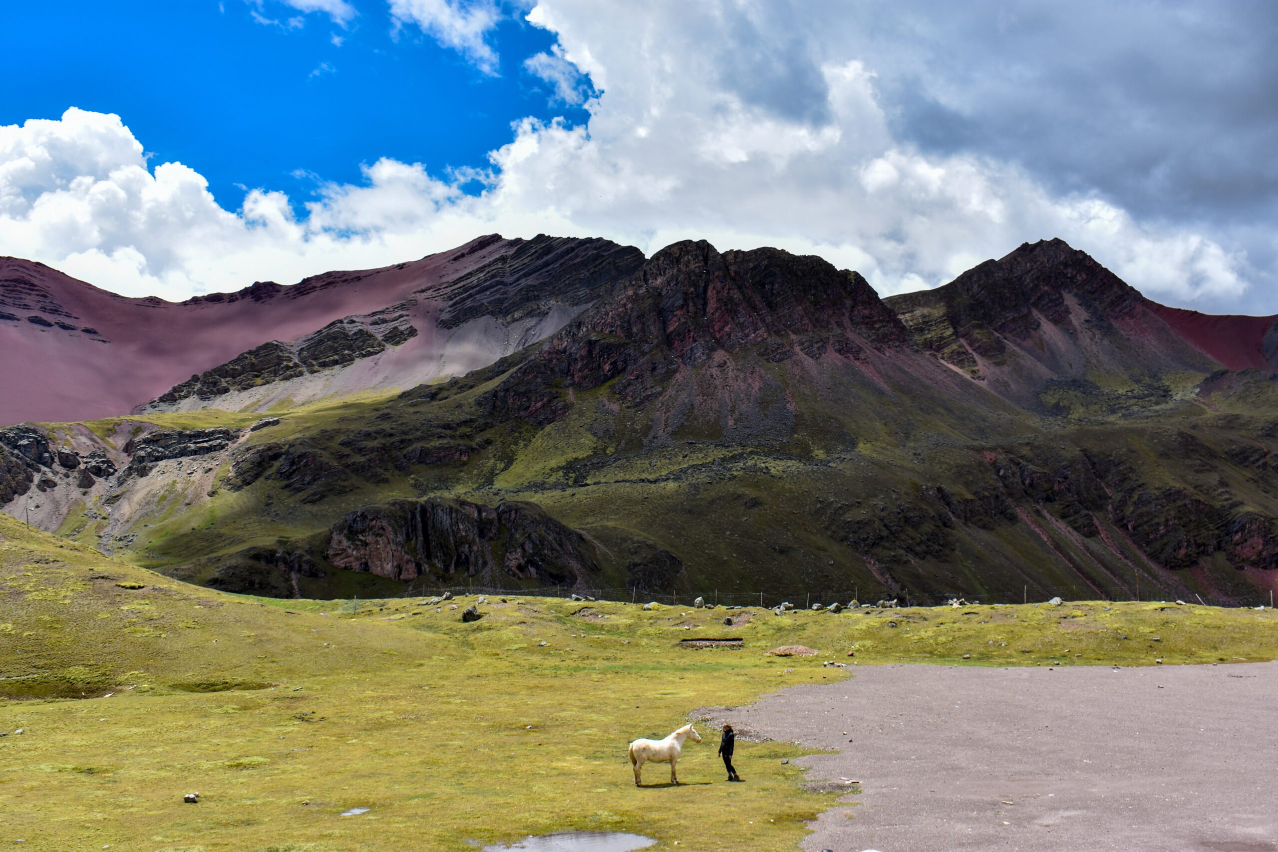 Rainbow Mountain hike horses