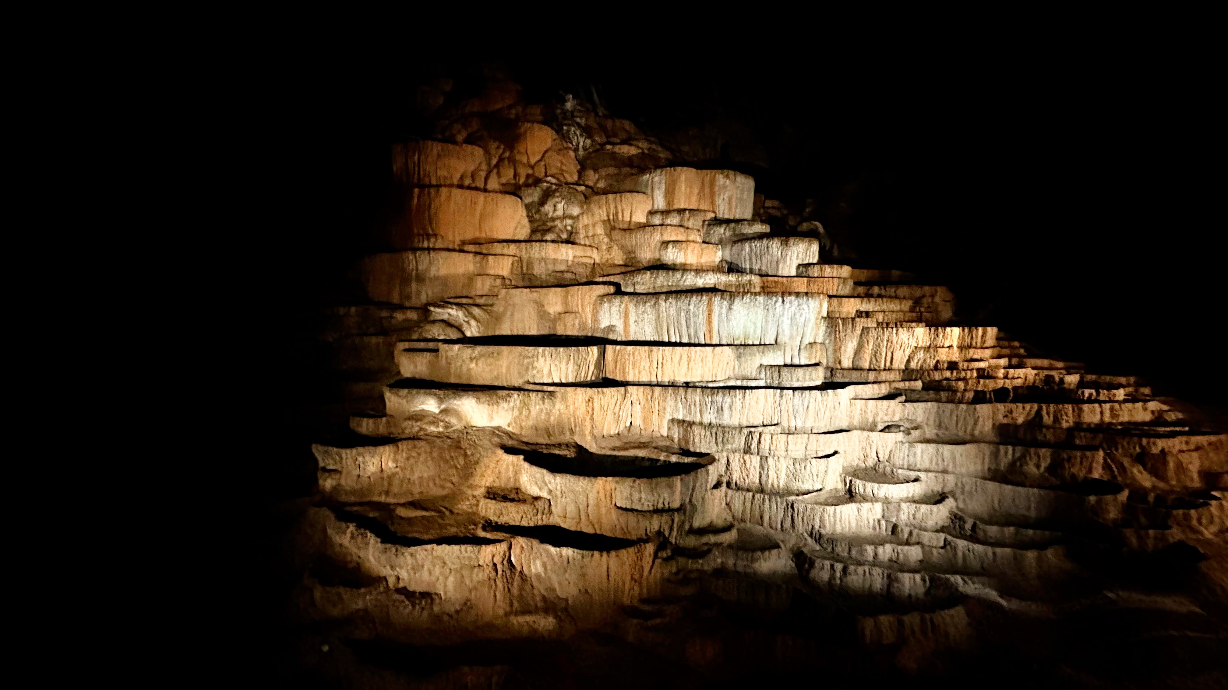 Natural rimstone dams